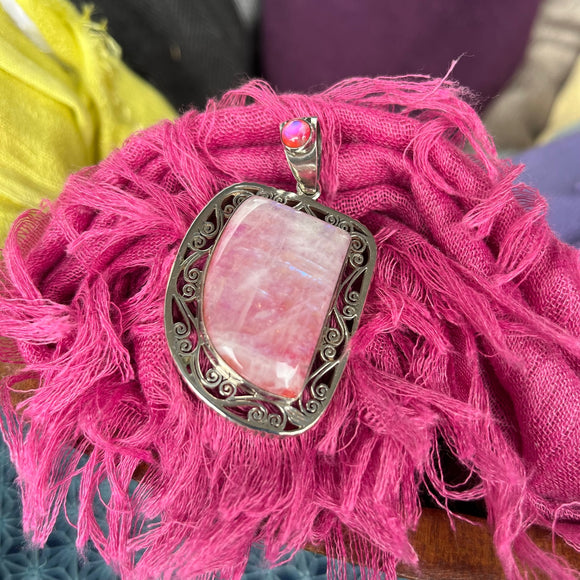 Pendentif en Pierre de Lune et argent